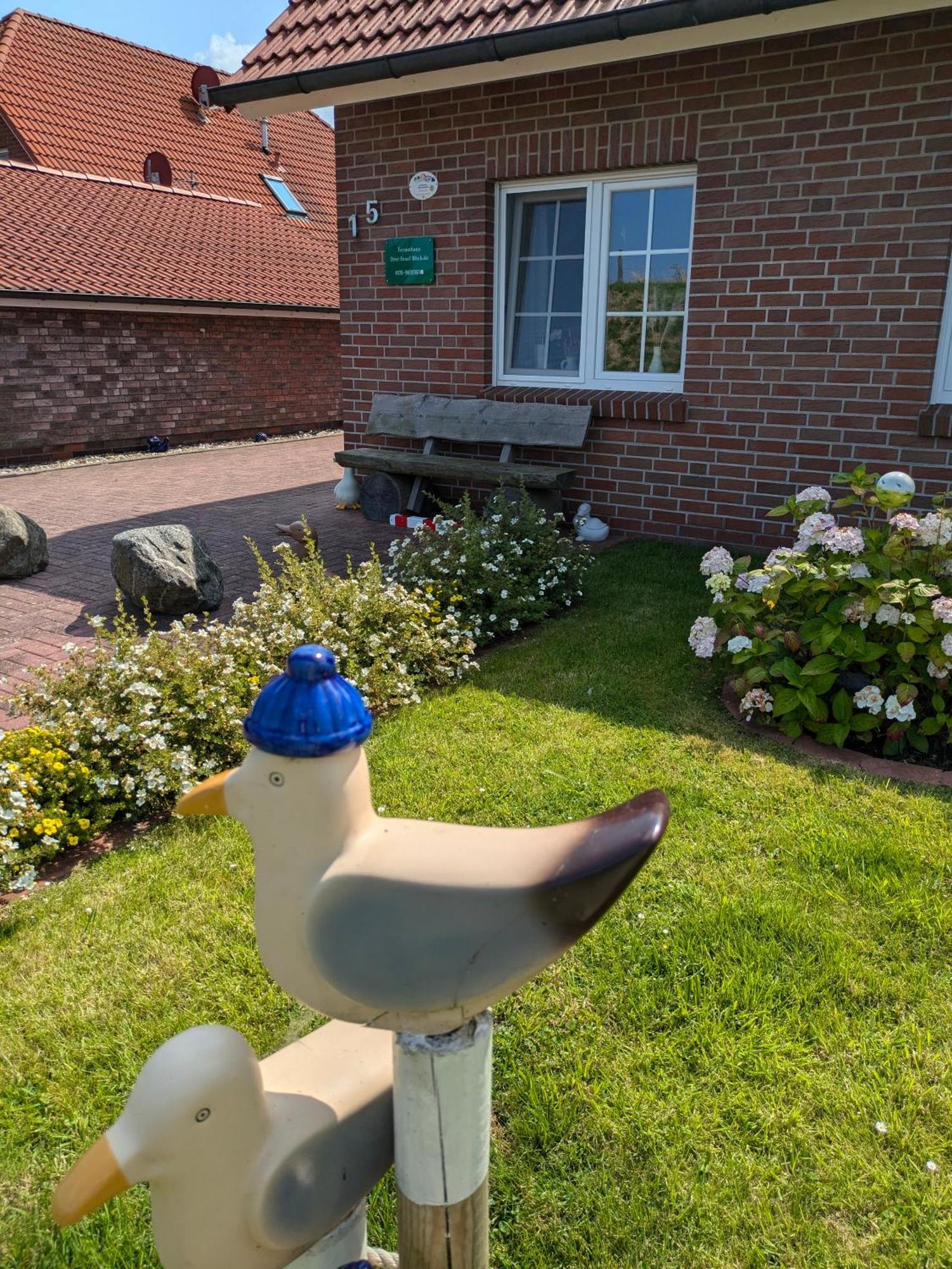 Drei-Insel-Blick Nessmersiel Exterior photo
